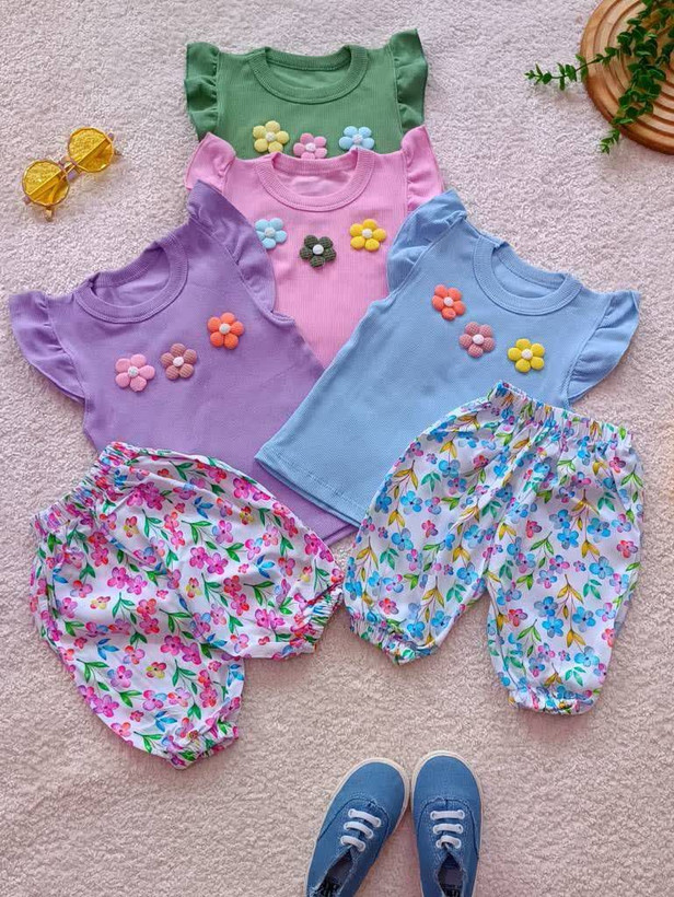 ست تاپ و شلوارک گل گلی دخترانه سایز ۳۵ و ۴۰جنس تاپ پنبه کبریتی